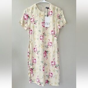 Zara Women’s Dress Size XS Floral Short Sleeve Satin Side Cut-out NEW